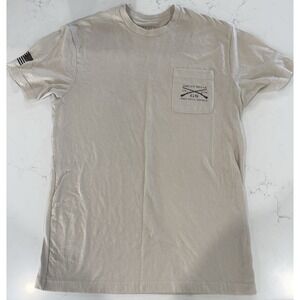 Grunt Style Men's T-Shirt Short Sleeve Size Large Tan Sleeve Flag Back Graphic